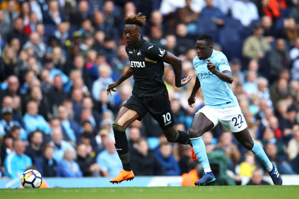 前或行进过 前或行进过